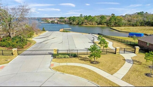 Building Photo - 15004 Monserrat Ln