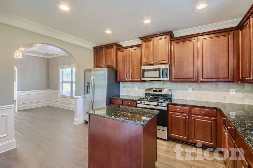 Building Photo - 223 Danvers St