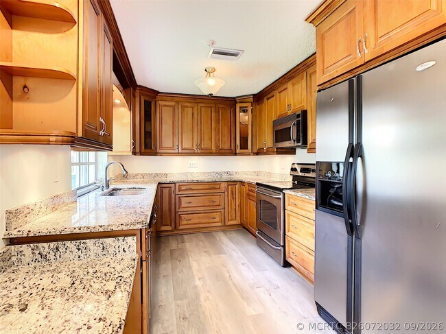 Building Photo - 1370 Cottonwood Cir