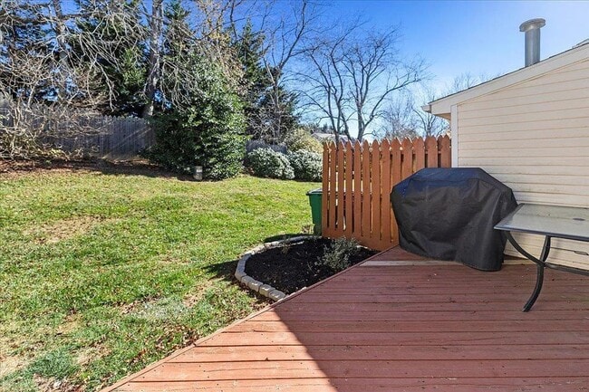 Building Photo - 1641 York Dr NW