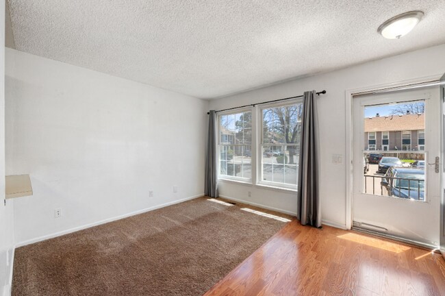 Building Photo - 11590 Community Center Dr