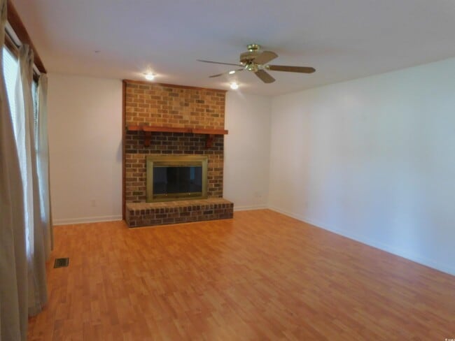 Building Photo - 11 Pierce Pl
