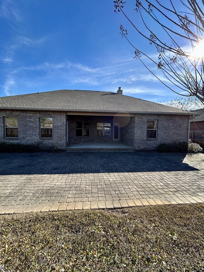 Building Photo - 80 S Knightsbridge Ct