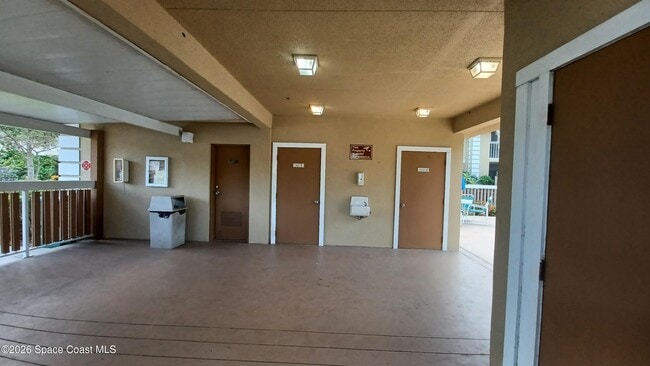 Building Photo - 1633 Sunny Brook Ln