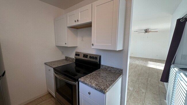 Building Photo - Central Chandler 2br Condo