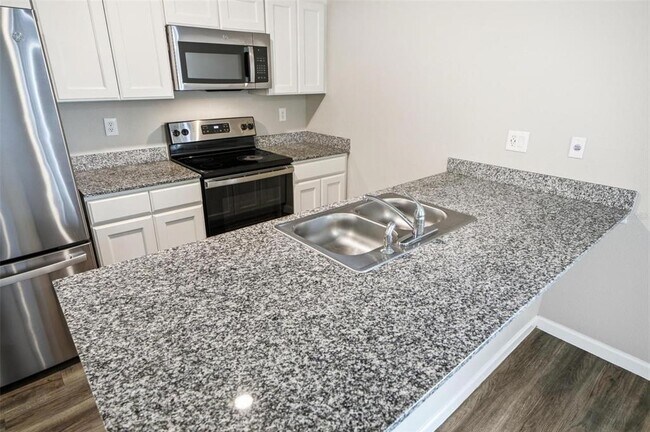 Building Photo - 64 Foxhall Ln