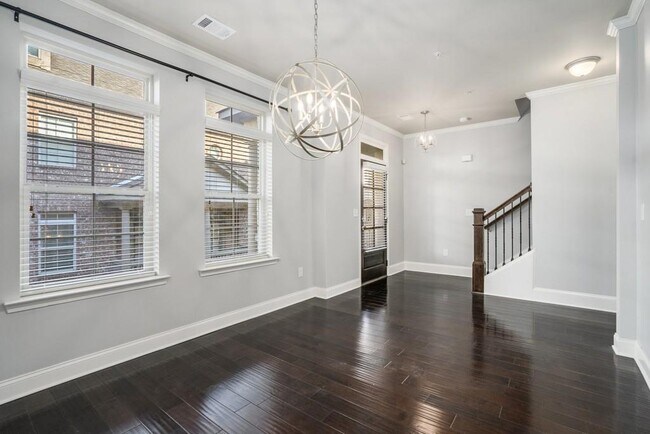 Building Photo - 612 Luckett Ct