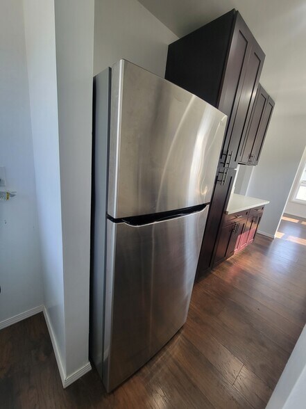 Building Photo - 7611 Seville Ave