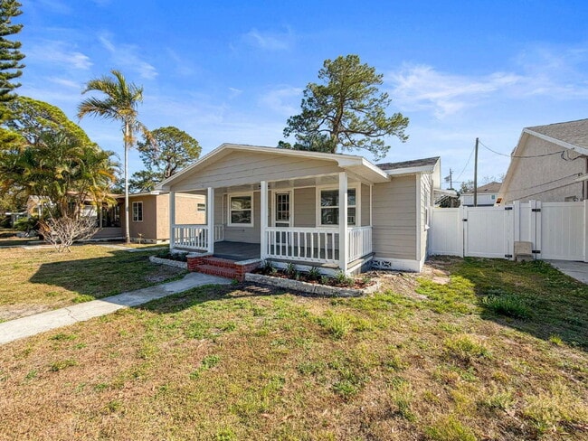 Building Photo - 768 49th Ave N