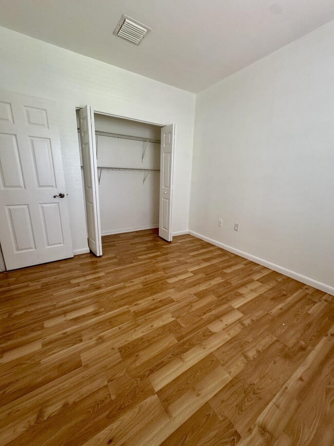 Building Photo - 209 Talia Cir