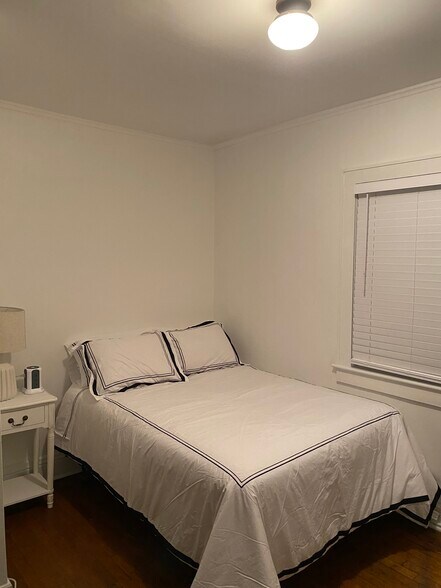 Building Photo - 301 Bingham Ave