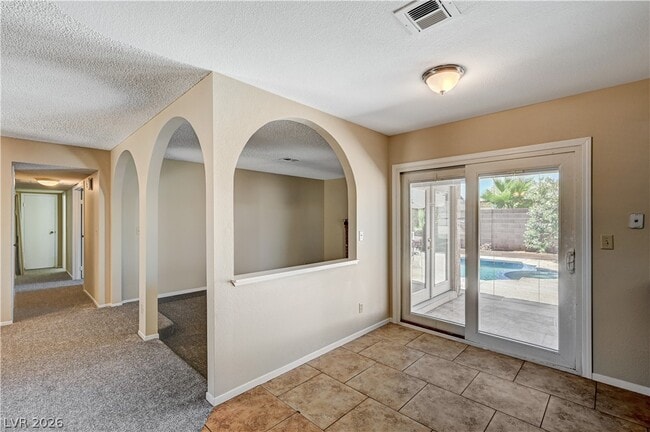 Building Photo - 6813 W Greydawn Dr