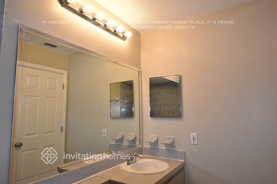 Building Photo - 8601 Gum Tree Ave