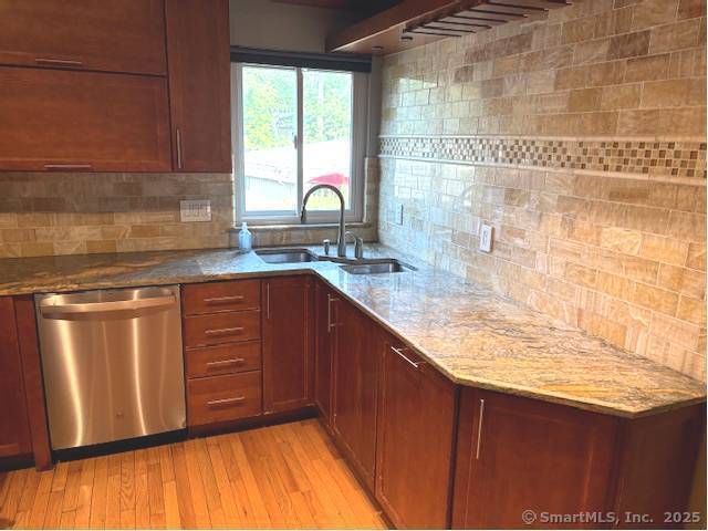 Building Photo - 90 Ledgebrook Dr