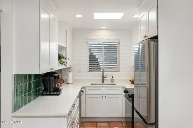 Building Photo - 3036 N 32nd St