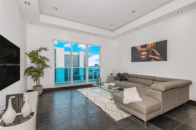 Building Photo - 2301 Collins Ave
