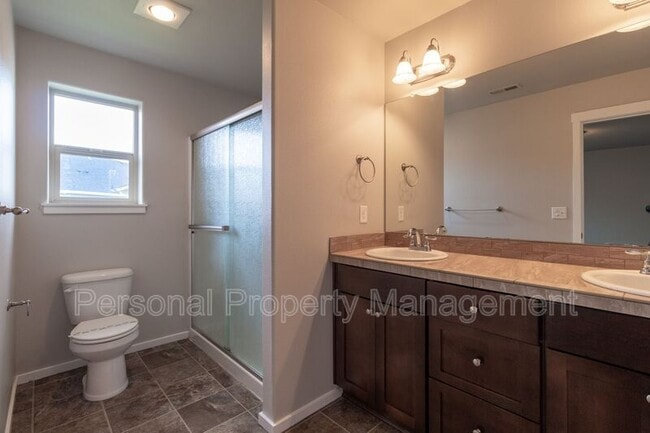 Building Photo - 1413 NE 83rd Dr