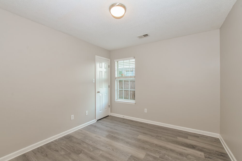 Building Photo - 8280 Dexter Ridge Cove E