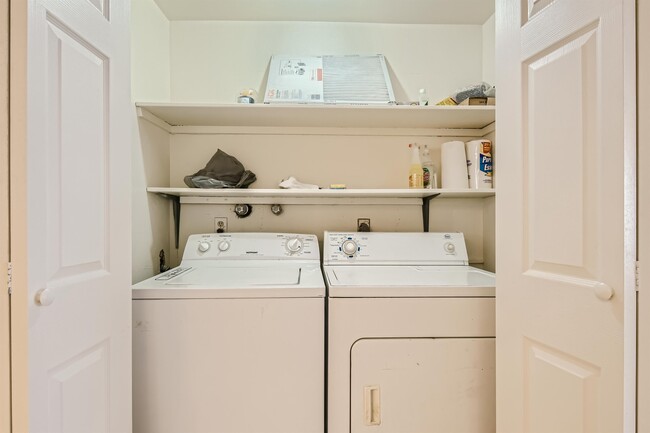 Building Photo - 5957 Vegas Dr