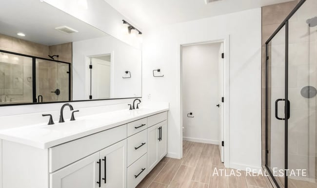 Building Photo - 16973 W Allen St.