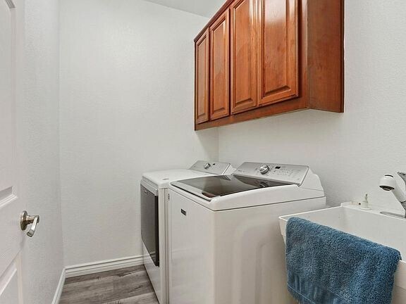 Building Photo - 1601 Barkley Ln