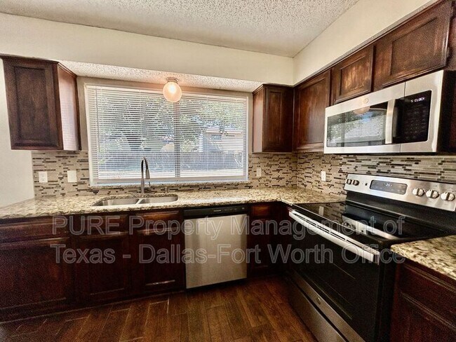 Building Photo - 2626 Bennington Ct