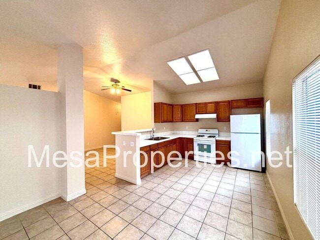 Building Photo - 10850 Villa St