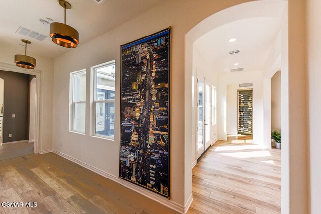 Building Photo - 6981 Shadow Wood Dr