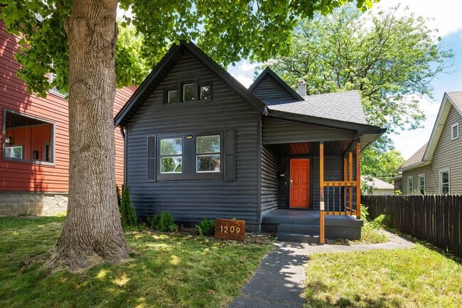 Building Photo - 1209 S Randolph St