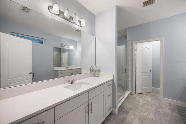 Building Photo - 15713 Sweet Limetta Dr