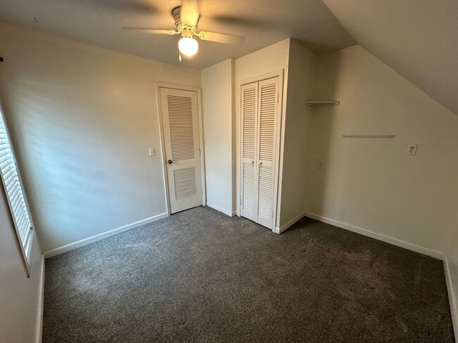 Building Photo - Beautiful 3-bedroom home with large yard