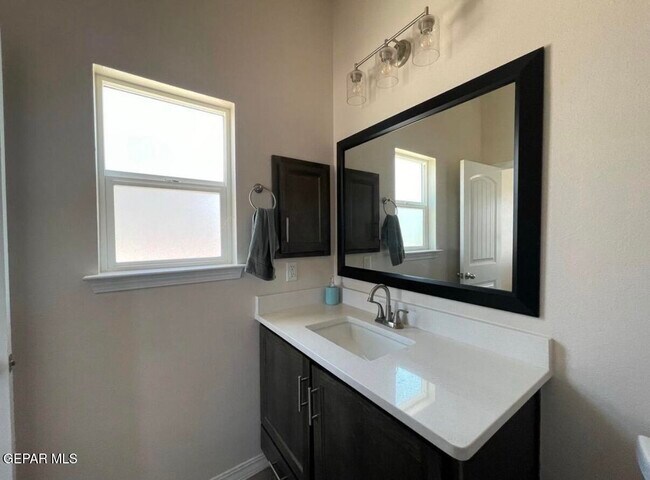 Building Photo - 420 Villa Socorro Pl