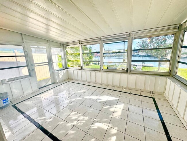 Building Photo - 4528 Floramar Terrace