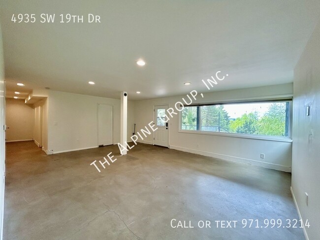 Building Photo - 4935 SW 19th Dr