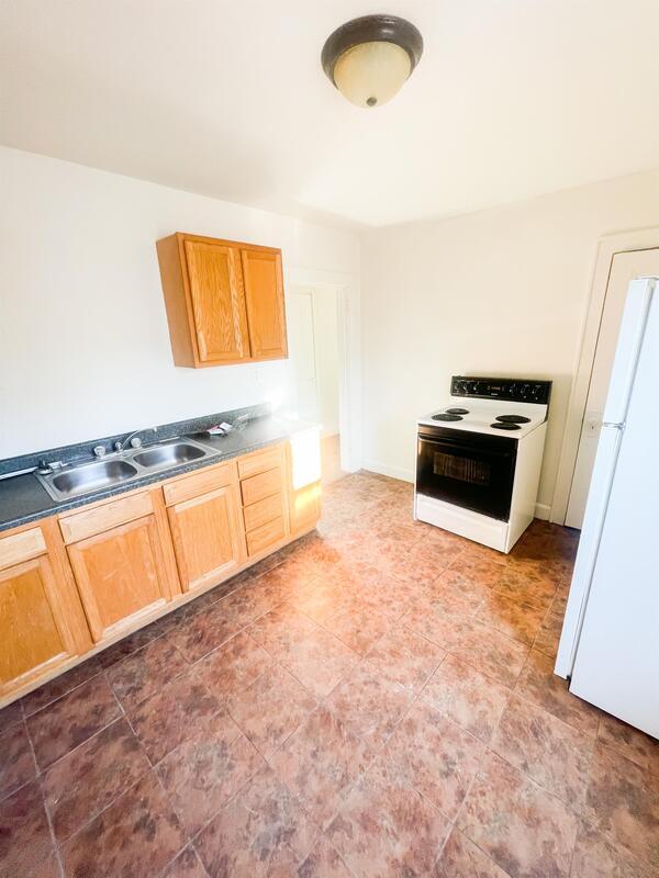 Building Photo - 214 1st Dr NW