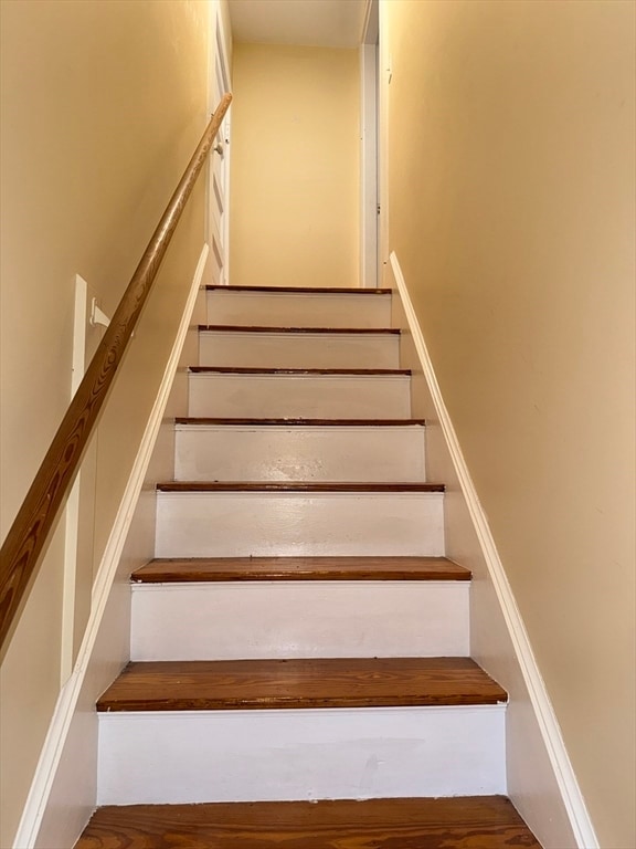 Building Photo - 20 Chestnut St