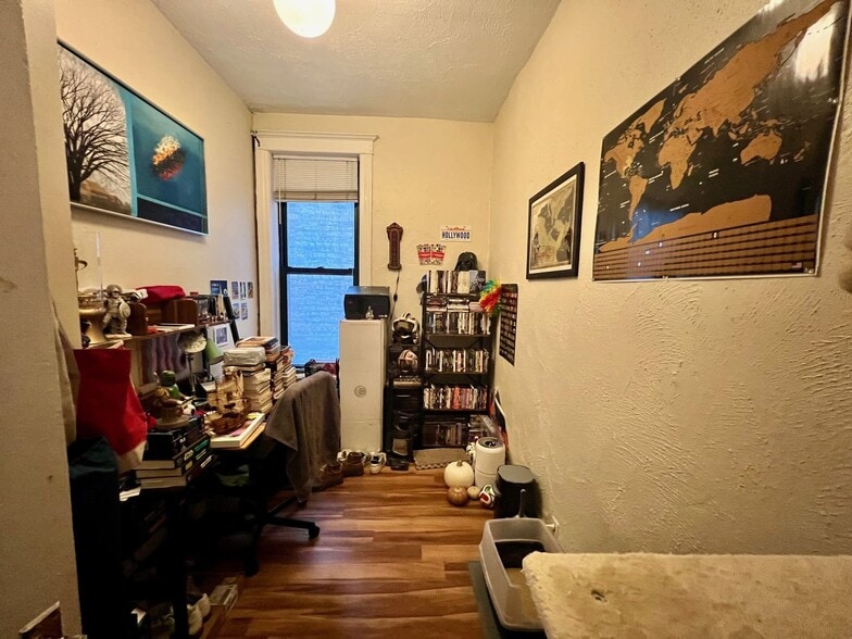 Building Photo - 2850 N. Clark Street Apartments