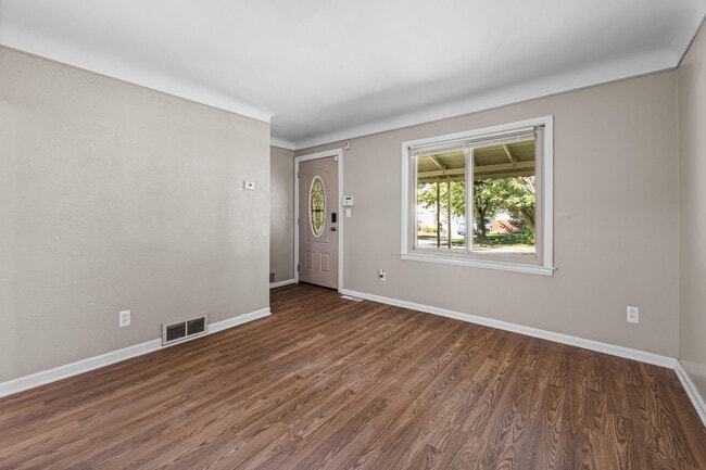 Building Photo - 4705 Jackson St