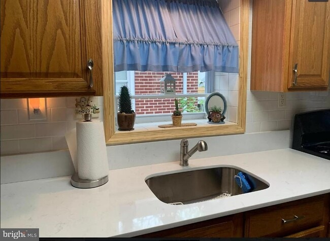 Building Photo - 21 W 2nd Ave