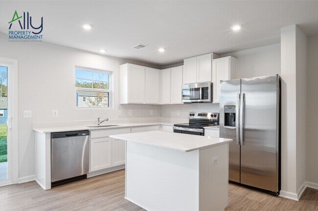 Building Photo - 44 Sophie Kathryn Dr