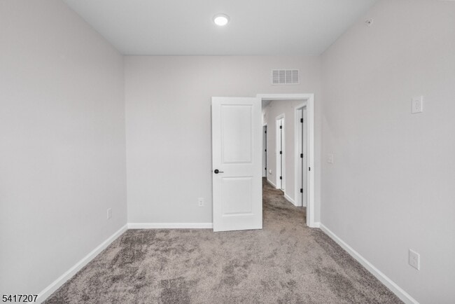 Building Photo - 8 Jessica Ln