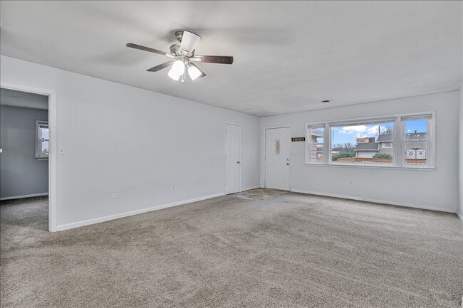 Building Photo - 925 2nd Ave E