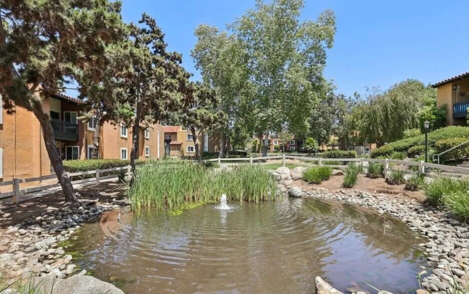 Building Photo - 17181 W Bernardo Dr