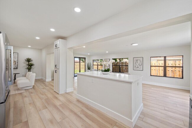 Building Photo - 8201 NW 67th Ave