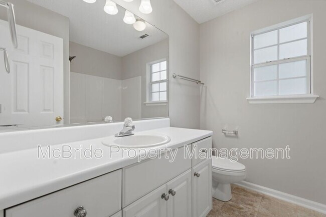 Building Photo - 827 Sonora Cir