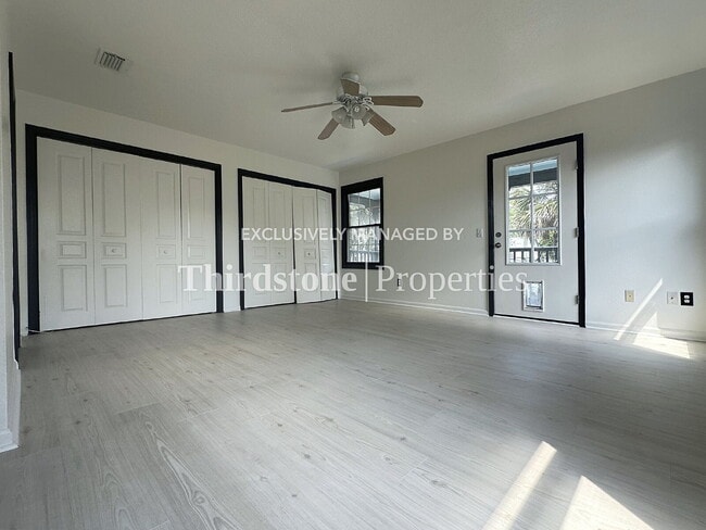 Building Photo - 1446 Silver St