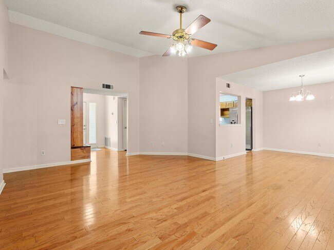 Building Photo - 339 Evergreen Ave