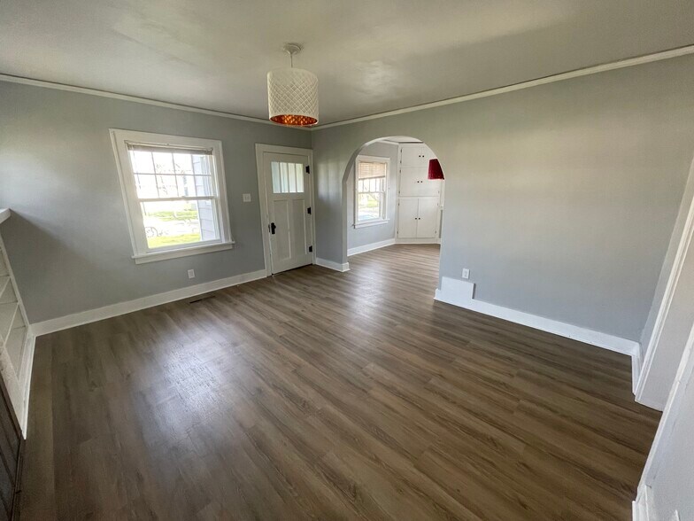 Building Photo - 217 Dotson Dr