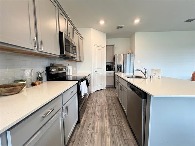 Building Photo - 745 Twinvale Dr