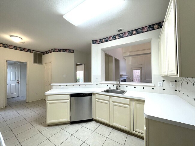 Building Photo - House for Lease in West Plano